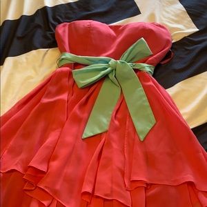 Ladies strapless dress